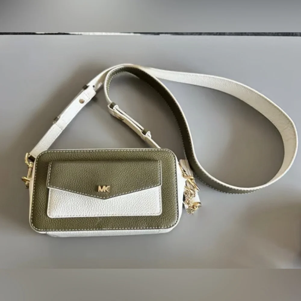 Michael Kors Double Zipper Crossbody Small Bag. - Picture 2 of 6